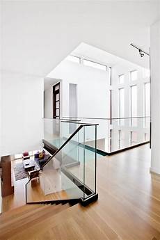Glass balustrade panels
